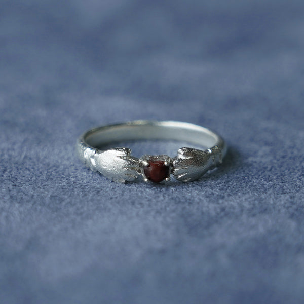 SALE E PEPE Tanabata Special Series Sterling Silver Hug Heart Ring SEP-SP04F19-YIN Silver